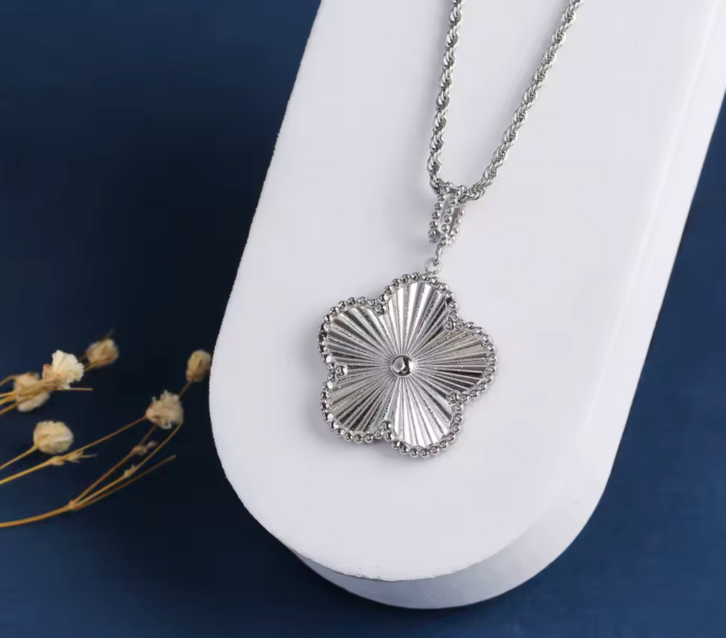 Luxury Clover Pendant Stainless Steel Sweater Chain Necklace for Women