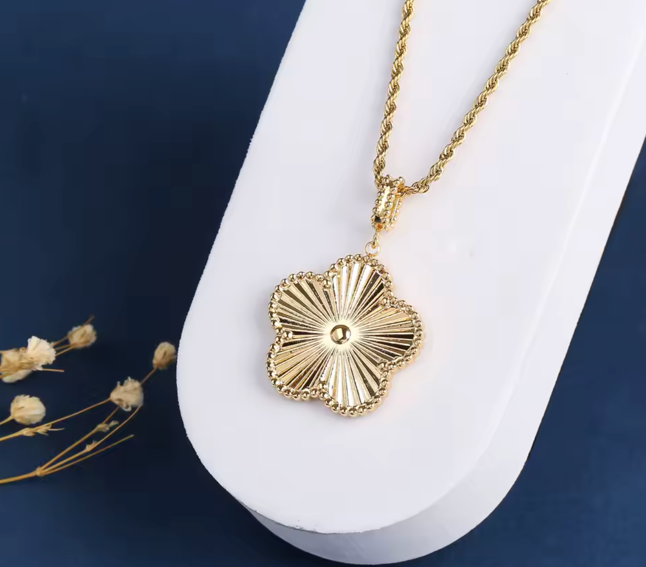Luxury Clover Pendant Stainless Steel Sweater Chain Necklace for Women