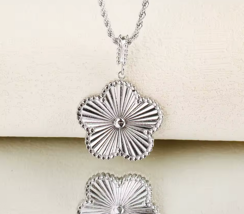 Luxury Clover Pendant Stainless Steel Sweater Chain Necklace for Women
