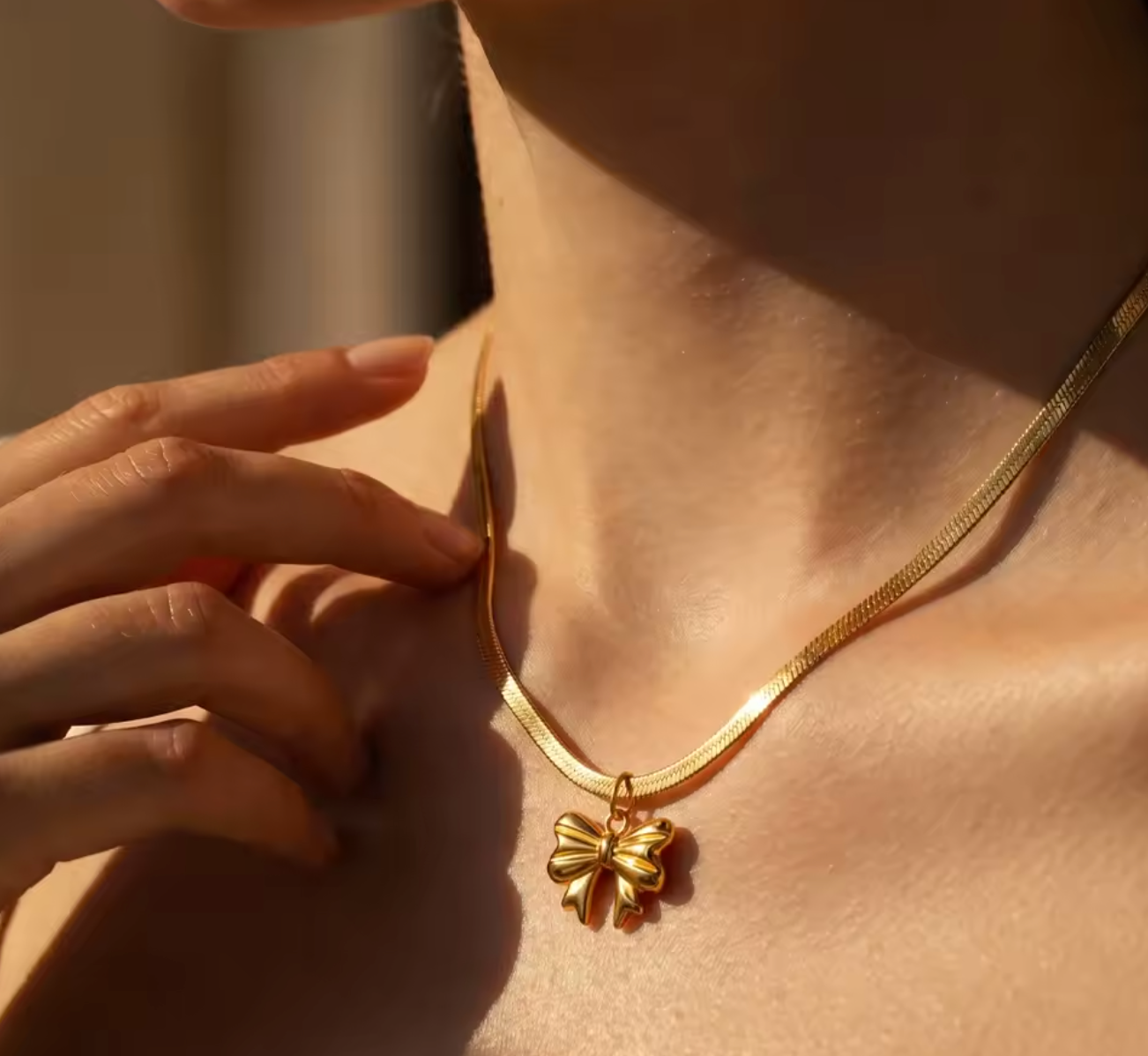 18K Gold-Plated Stainless Steel Bow Pendant Snake Chain Necklace for Women