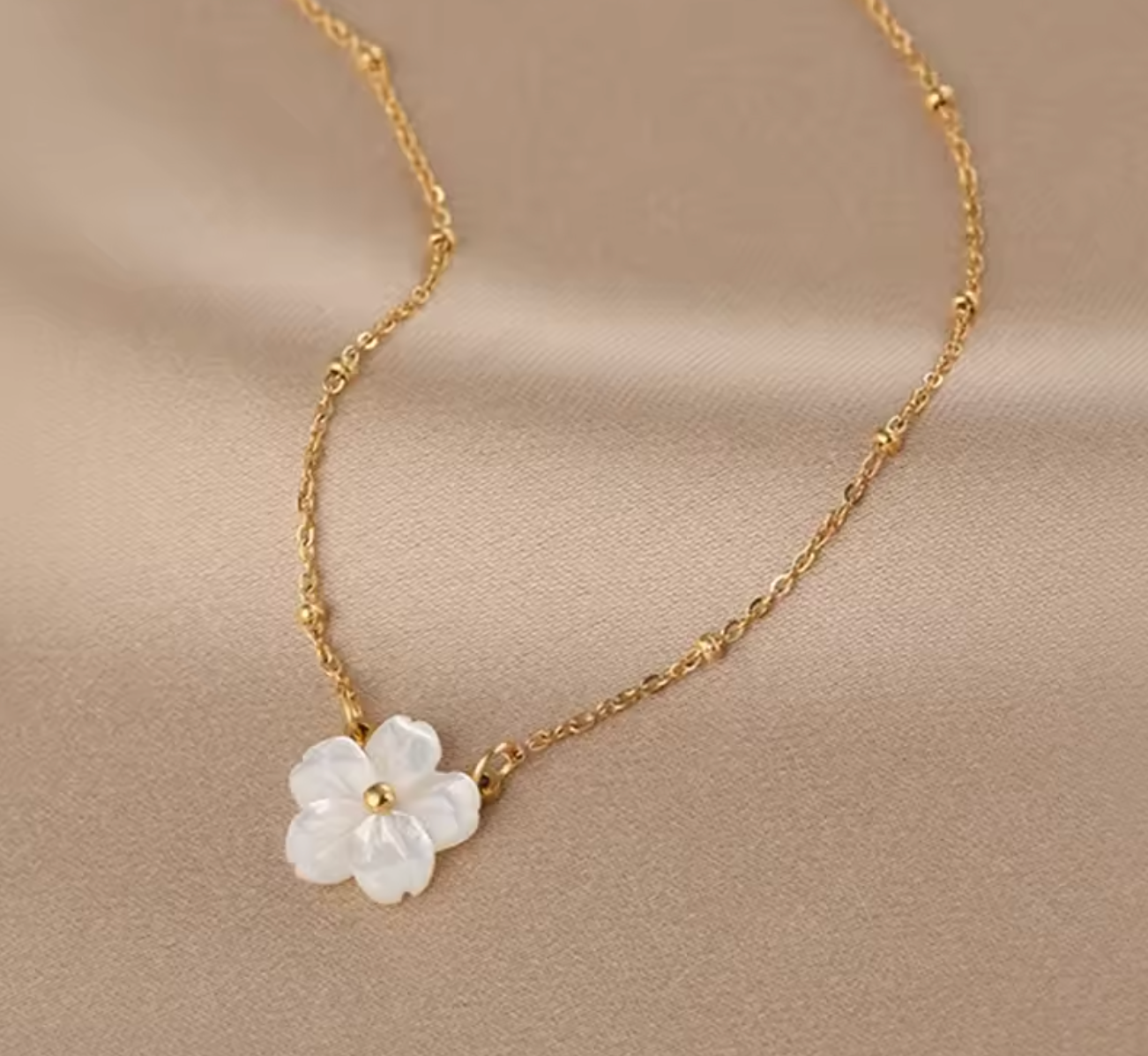 Cute Shell Flower Gold Color Clavicle Necklace for Women