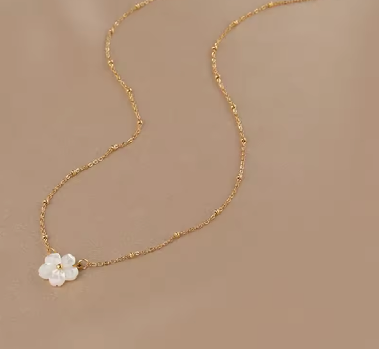 Cute Shell Flower Gold Color Clavicle Necklace for Women