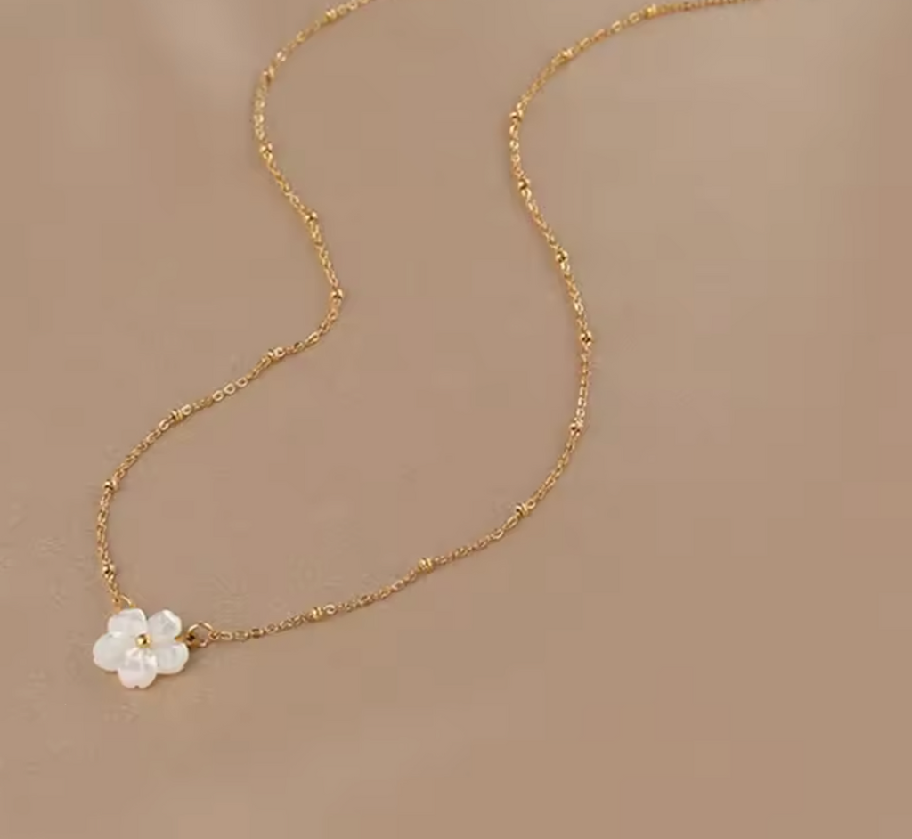 Stainless Steel Daisy Flower Pendant Necklace for Women