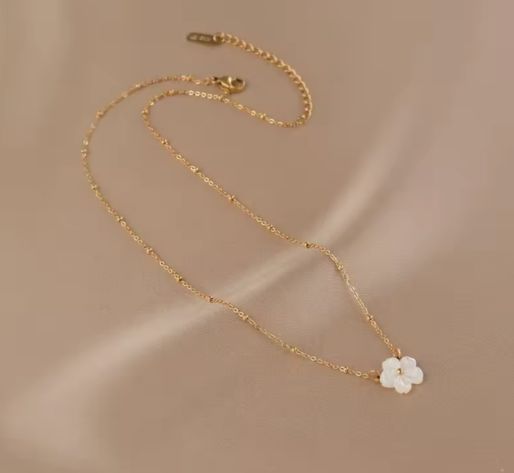 Cute Shell Flower Gold Color Clavicle Necklace for Women