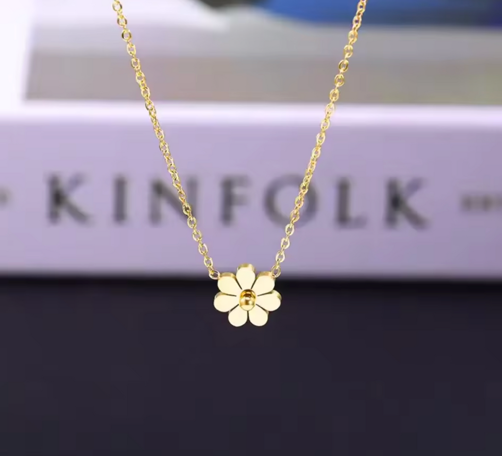 Stainless Steel Daisy Flower Pendant Necklace for Women